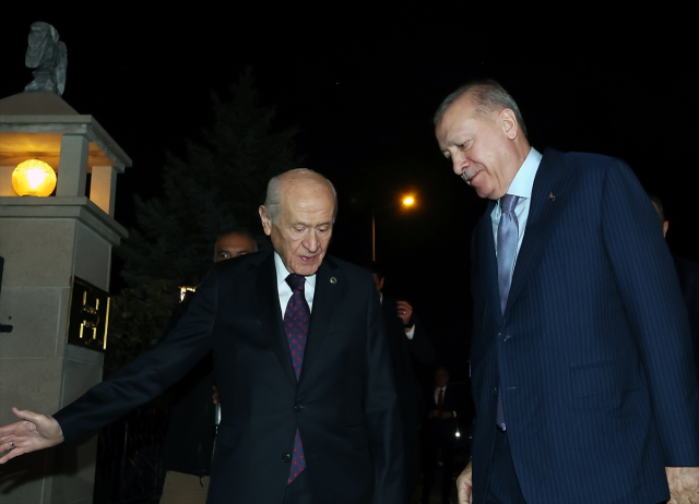 Erdoğan’dan MYK’da kritik “MHP uyarısı”: Fitneye fırsat vermeyin!