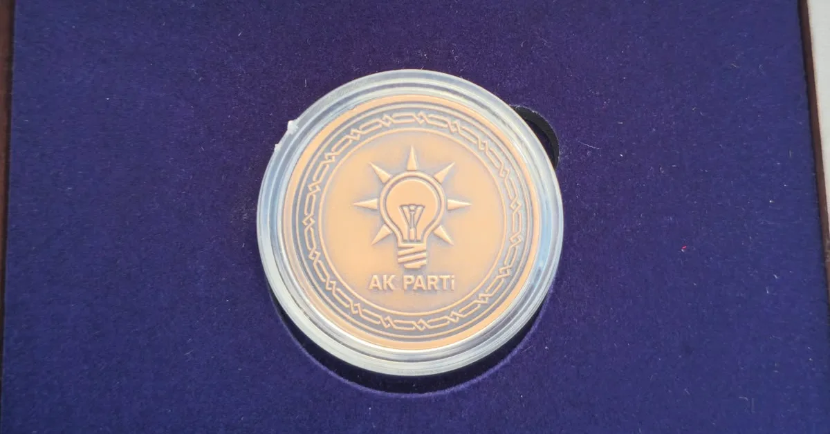 AK Parti’den 25’inci yıla özel hatıralar
