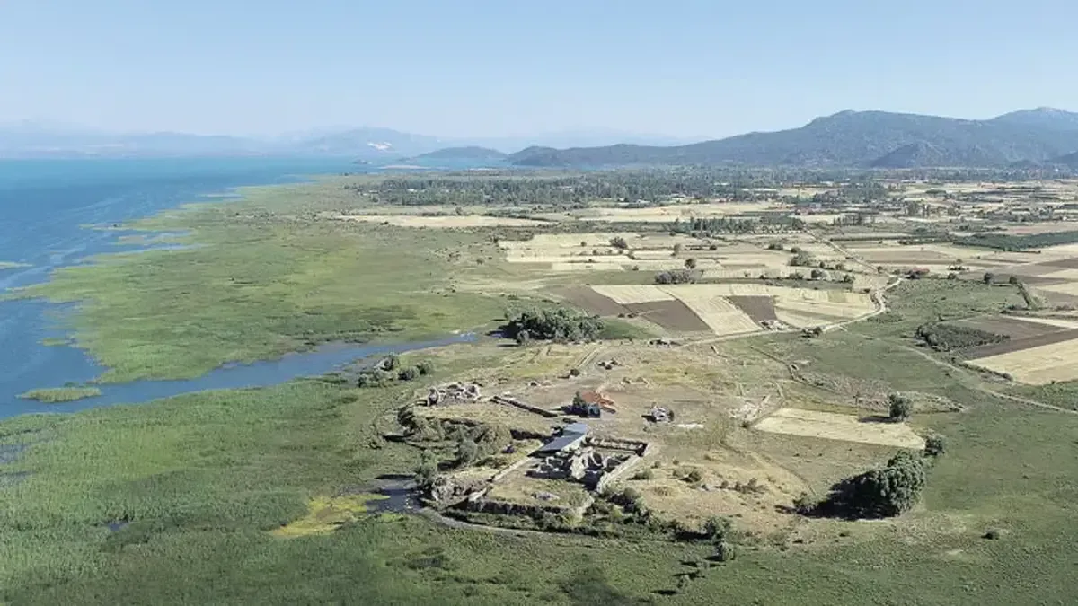 Göl Kıyısında Selçuklu Sarayı: Kubadabad